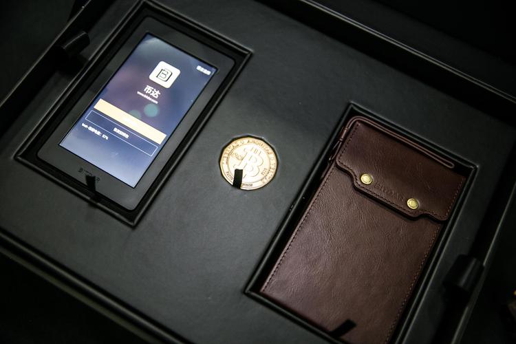 比特派钱包下载与安全管理，基金资产监控、转账和DeFi操作指南